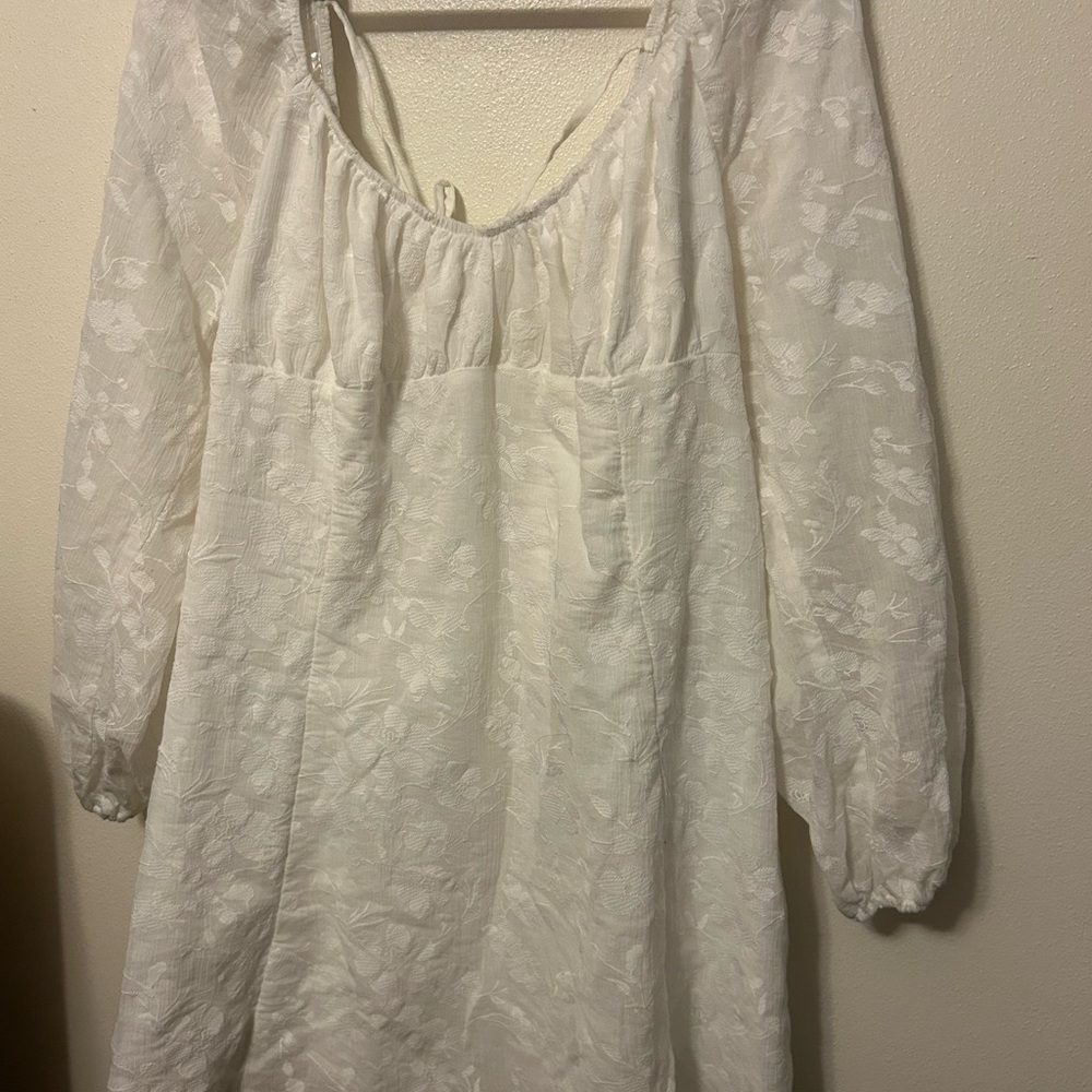 Elegant White Floral Dress